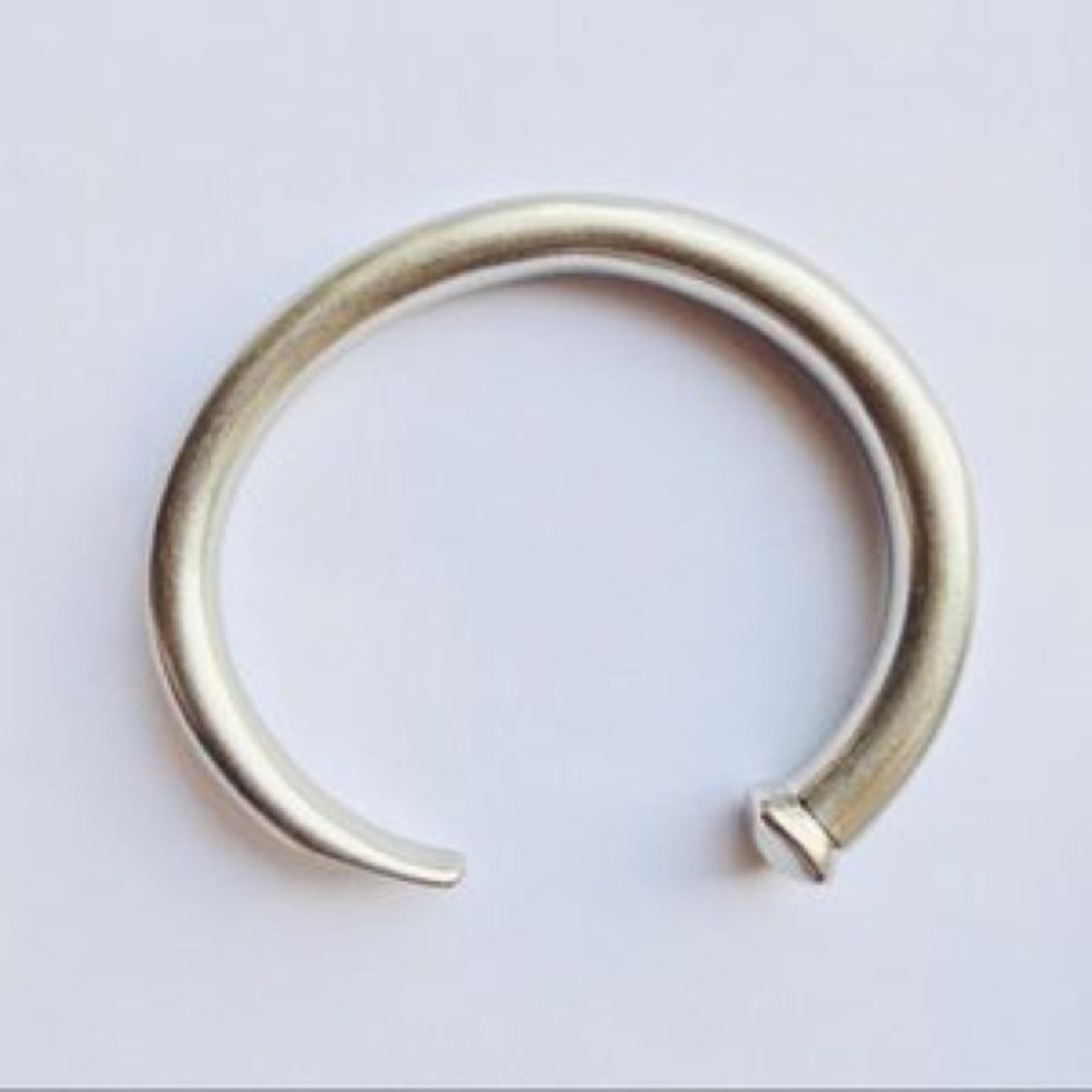 Banana Republic | Brushed Silver Plated Bangle